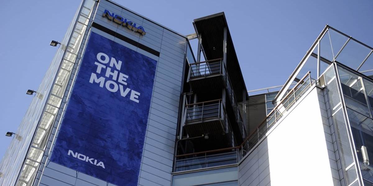 Nokia dokončila predaj divízie mobilných telefónov Microsoftu