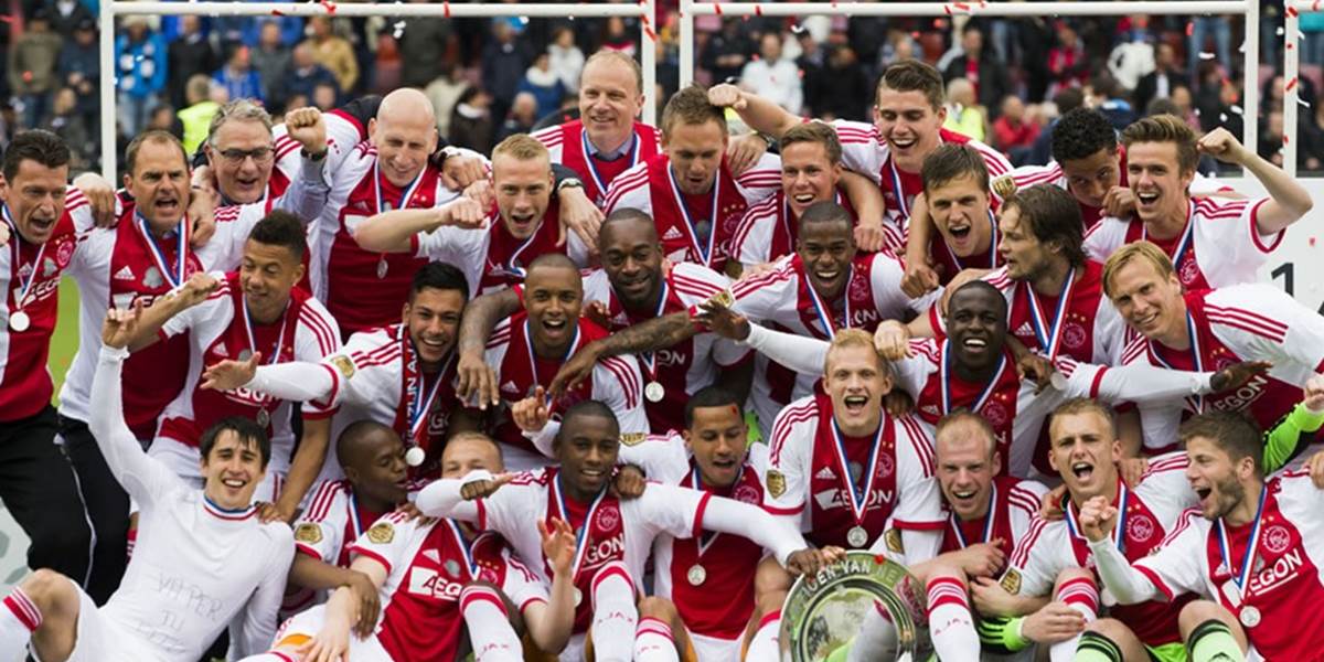 Osemdesiat nespratných fanúšikov Ajaxu zatkla polícia