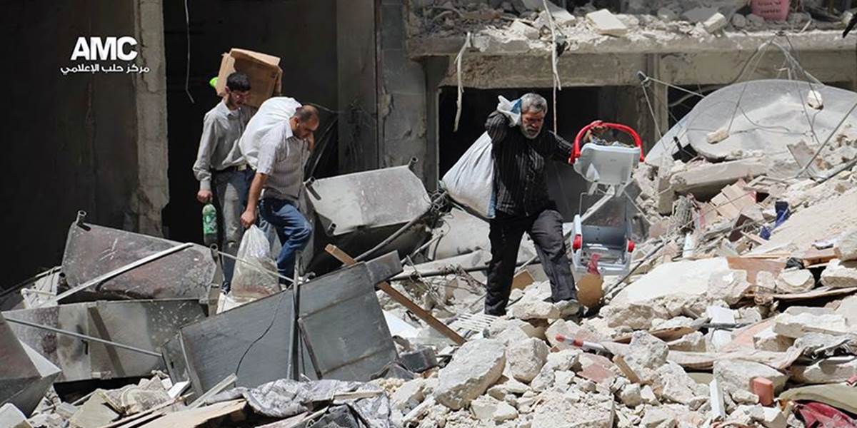 Letecký útok v sýrskom meste Alepp: Zahynulo najmenej 33 ľudí!