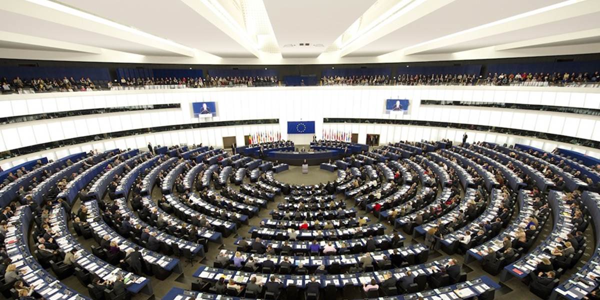 Naši europoslanci sú v účasti na hlasovaniach tretí najlepší z EÚ