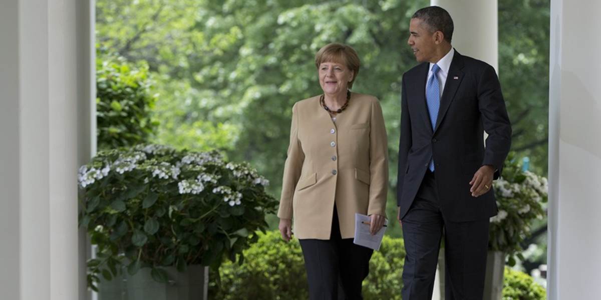 Obama a Merkelová rokovali o americkom sledovaní aj o Ukrajine