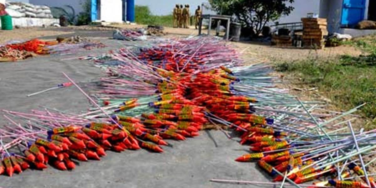 Požiar v továrni na zábavnú pyrotechniku si vyžiadal najmenej 15 obetí