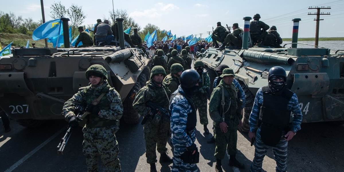 Situácia na Ukrajine: Vládne sily proti separatistom na východe nasadili vrtuľníky a tanky