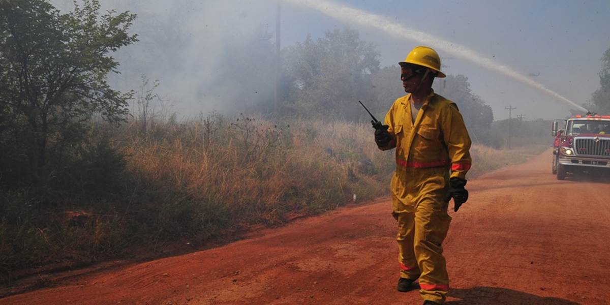 Lesný požiar v Oklahome ešte neuhasili, evakuácia pokračuje