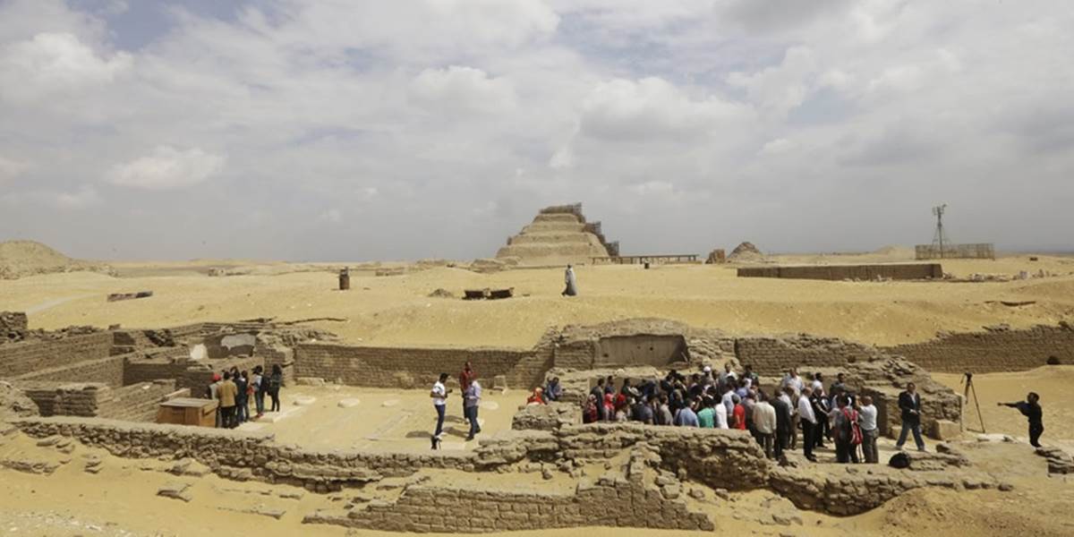 V egyptskej Sakkáre objavili archeológovia hrobku kráľovského posla