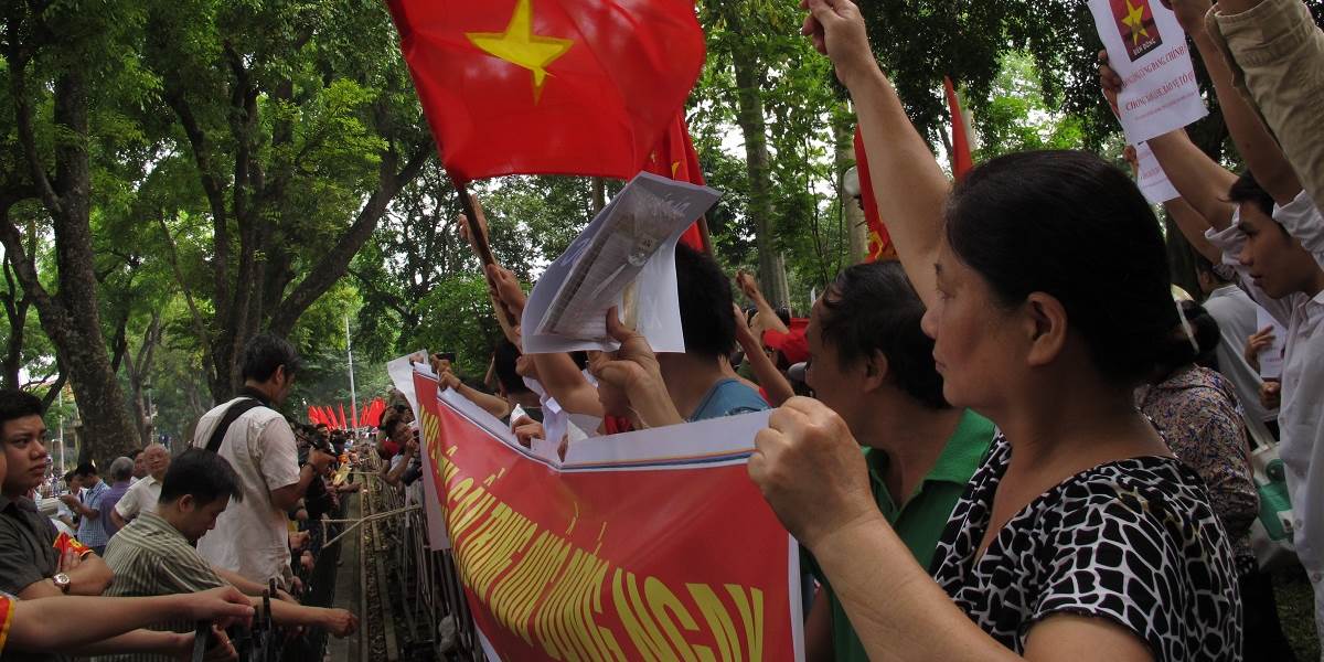 Stovky ľudí protestovali proti Číne v spore o ostrovy