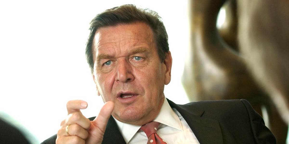 Vyhrážka bombou narušila oslavu narodenín Schrödera