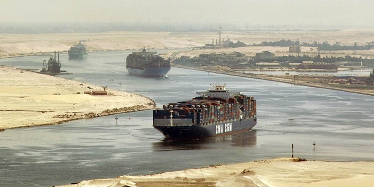 Pri Suezskom prieplave našli tony materiálu na výbušniny
