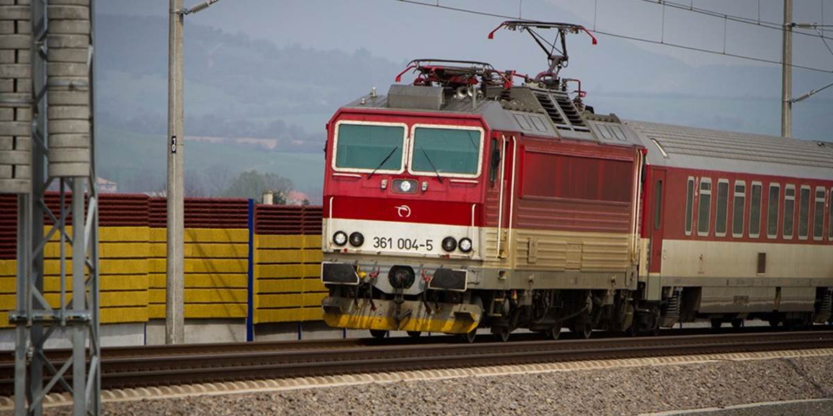 V IC vlaku z Bratislavy do Košíc ukradli kufor, škoda je 2400 eur