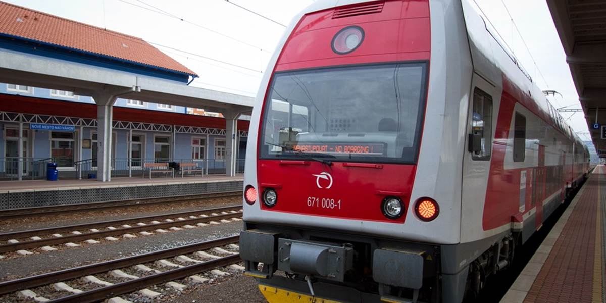 Železnice Slovenskej republiky neodporúčajú pre počasie cestovať v niektorých úsekoch
