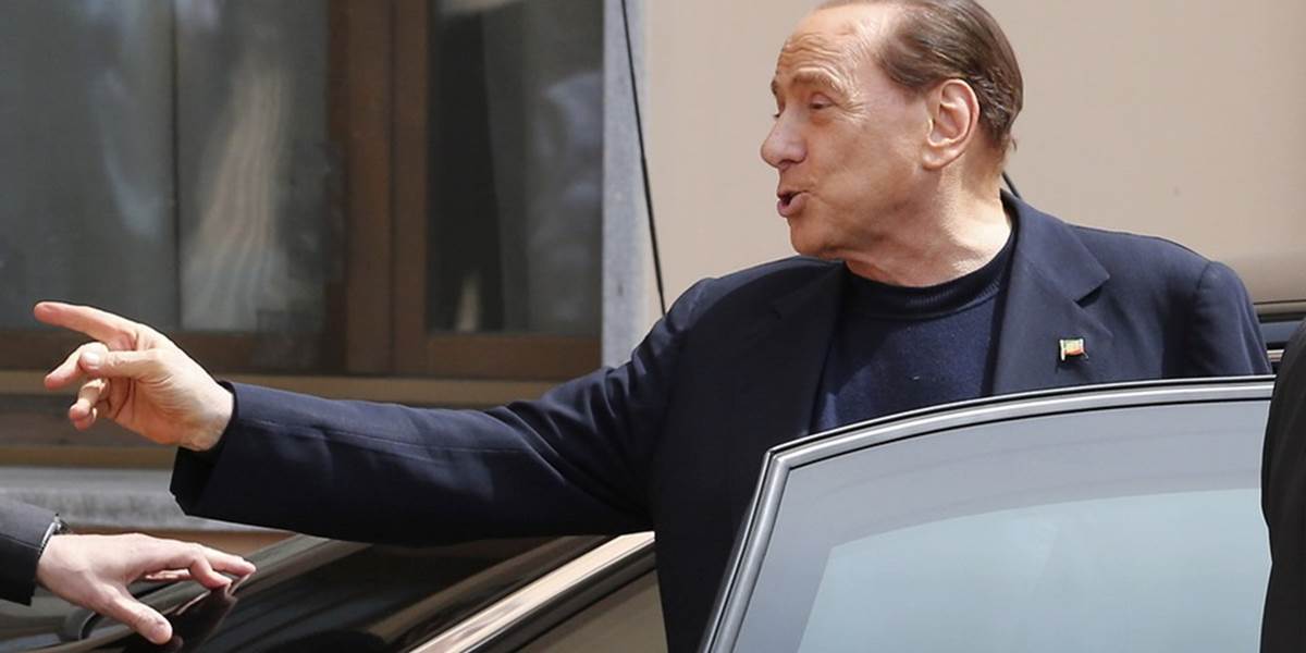 Berlusconi znovu prišiel pracovať do domova dôchodcov za účasti médií