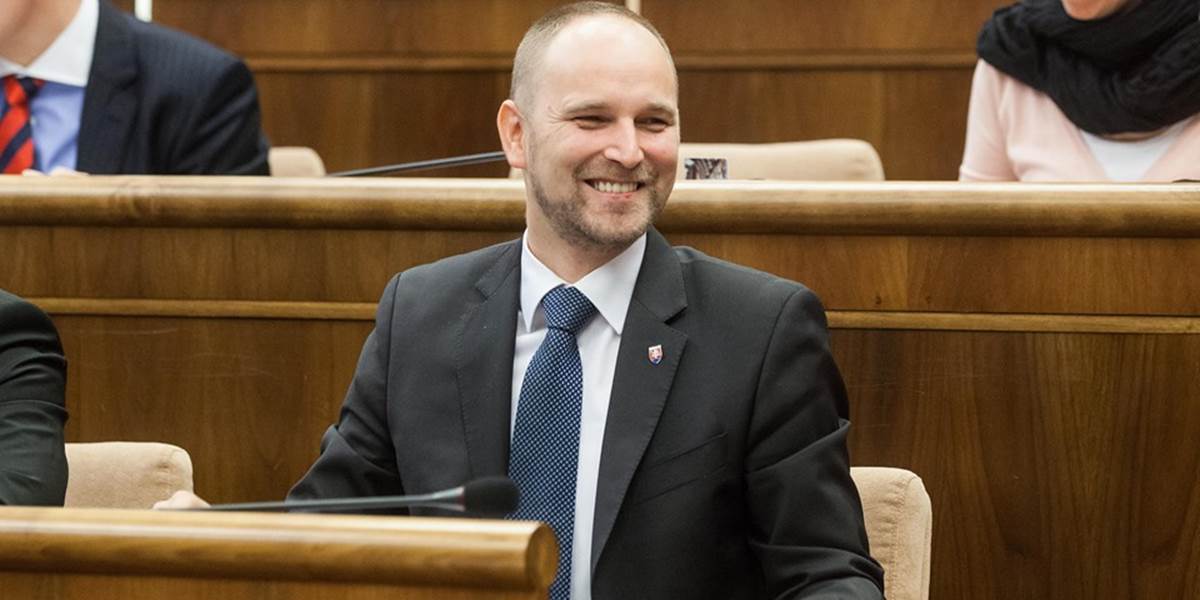 Viskupič chce umožniť slovenským europoslancom vystupovať v parlamente