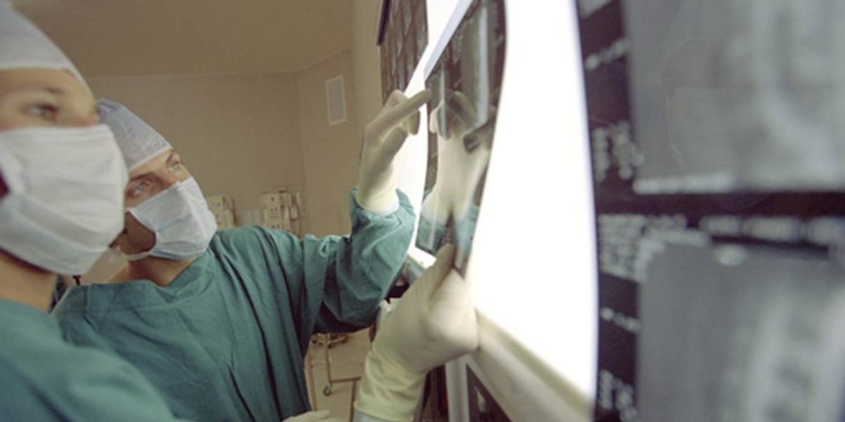Slovenskí pacienti majú medzi prvými na svete pod kožou mini EKG monitor