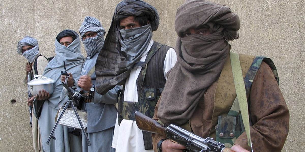 Ozbrojenci Talibanu uniesli 27 policajtov v Afganistane