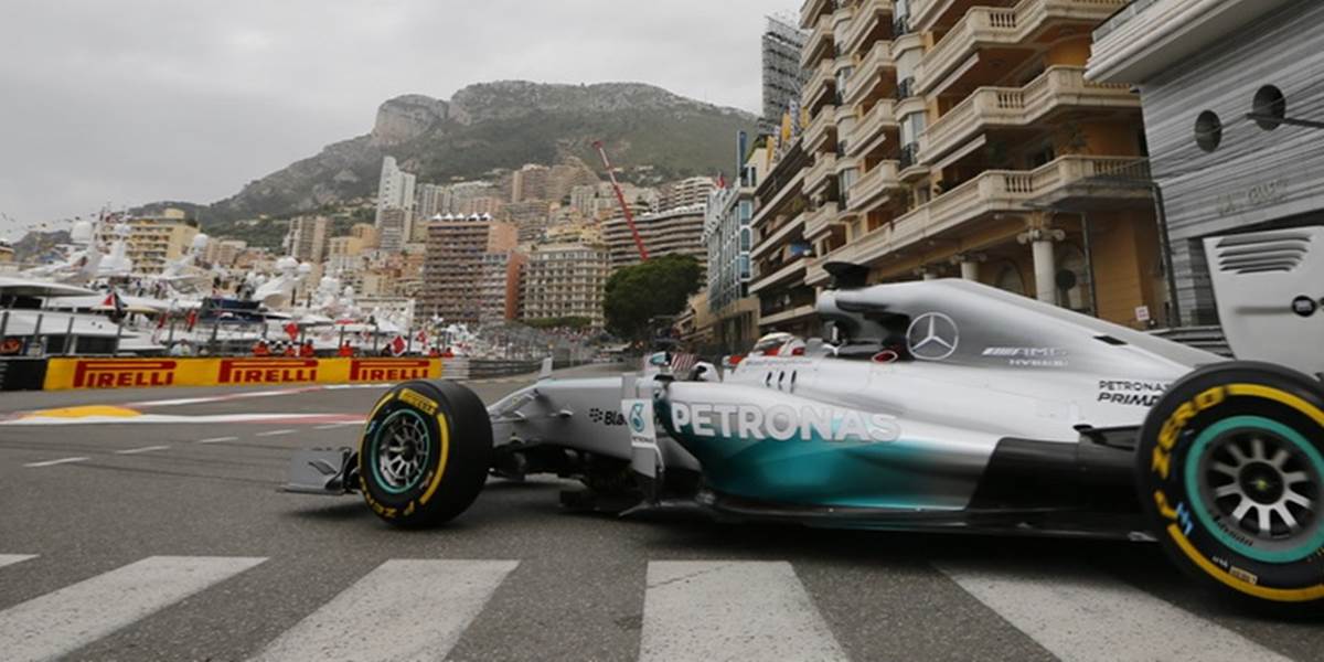 F1: V Monaku favoritom Mercedes, prekvapiť môže Red Bull