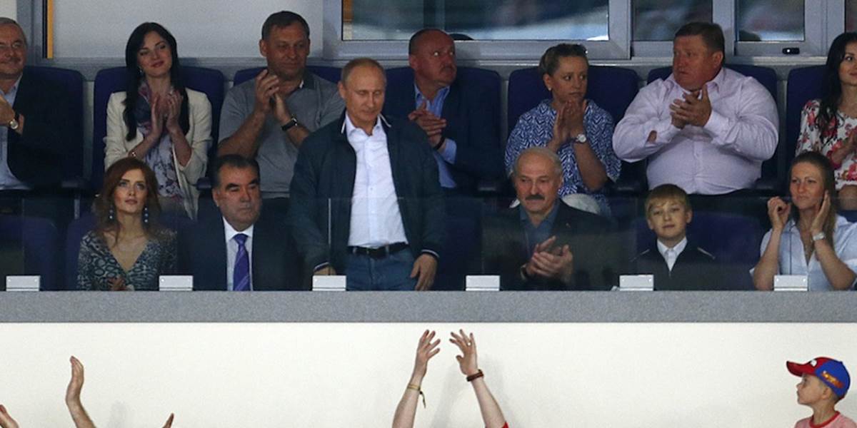 Putin zablahoželal Rusom priamo v šatni