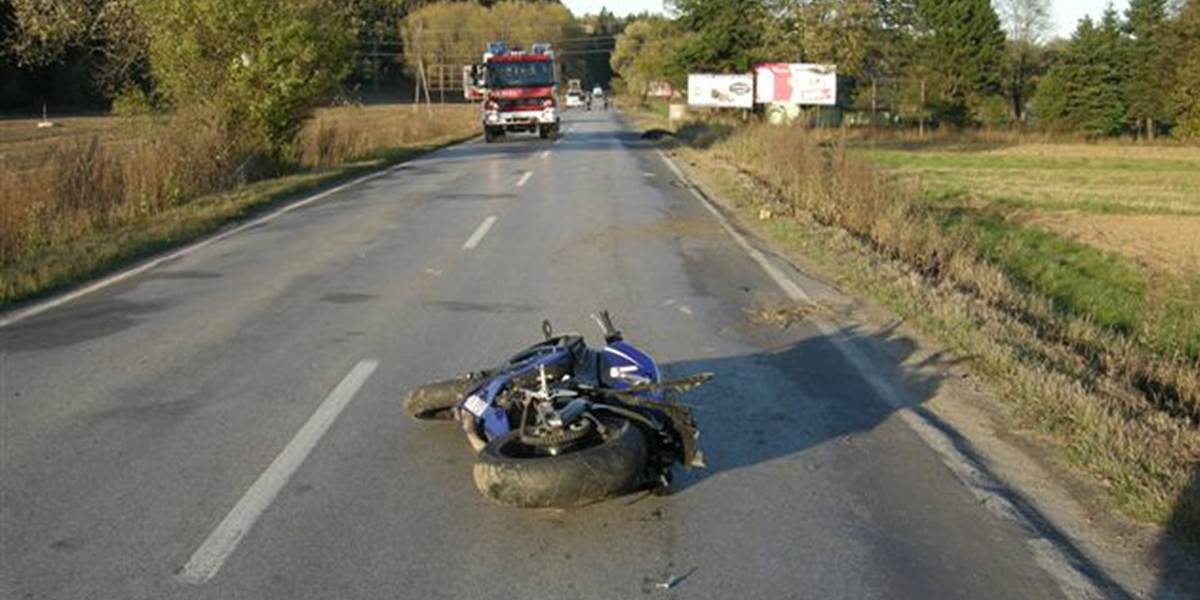 Pri nehode sa ťažko zranil motorkár