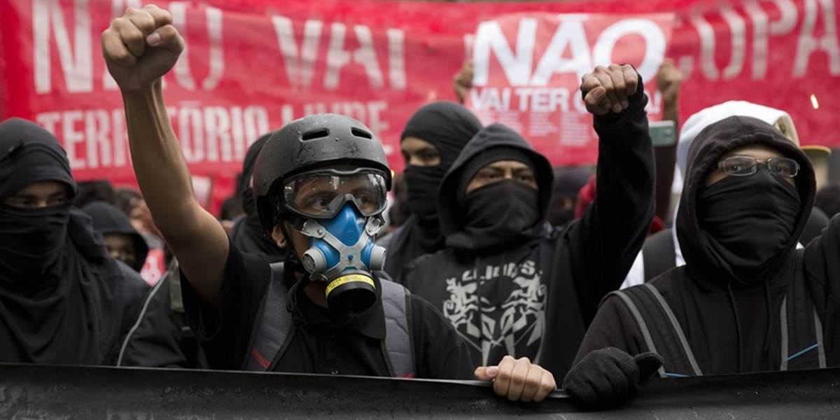 Prípravu Brazílčanov sprevádzajú hlučné protesty demonštrantov