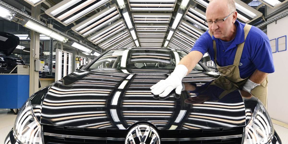 Zamestnanci bratislavského Volkswagenu by mali vstúpiť do štrajku: Chcú preplatiť 1,5 hodiny!