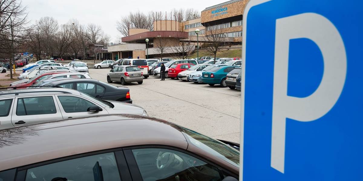 Bratislava je jediné krajské mesto v SR bez parkovacej politiky