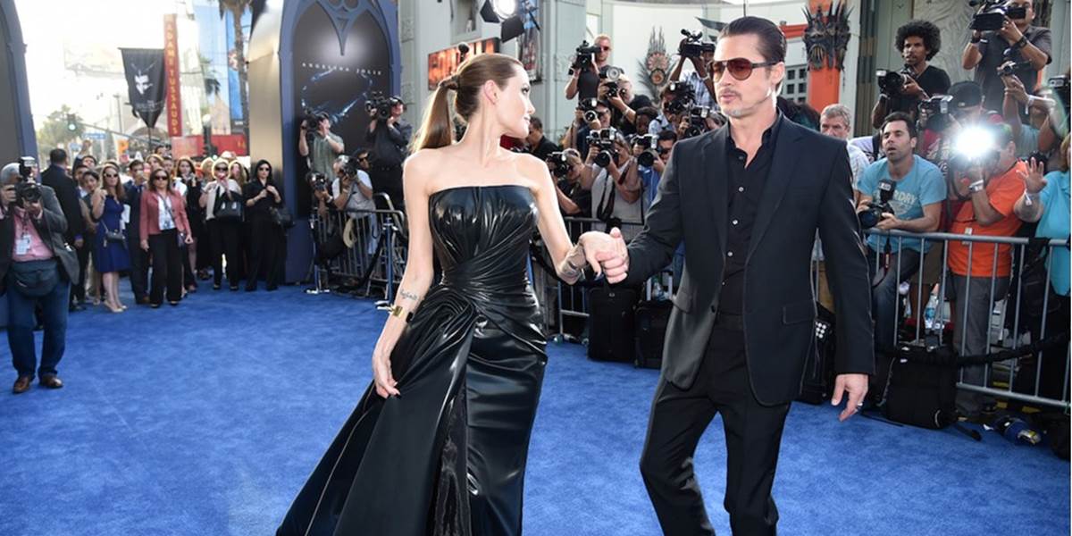 Brad Pitt dostal na premiére filmu Vládkyňa zla úder do tváre!