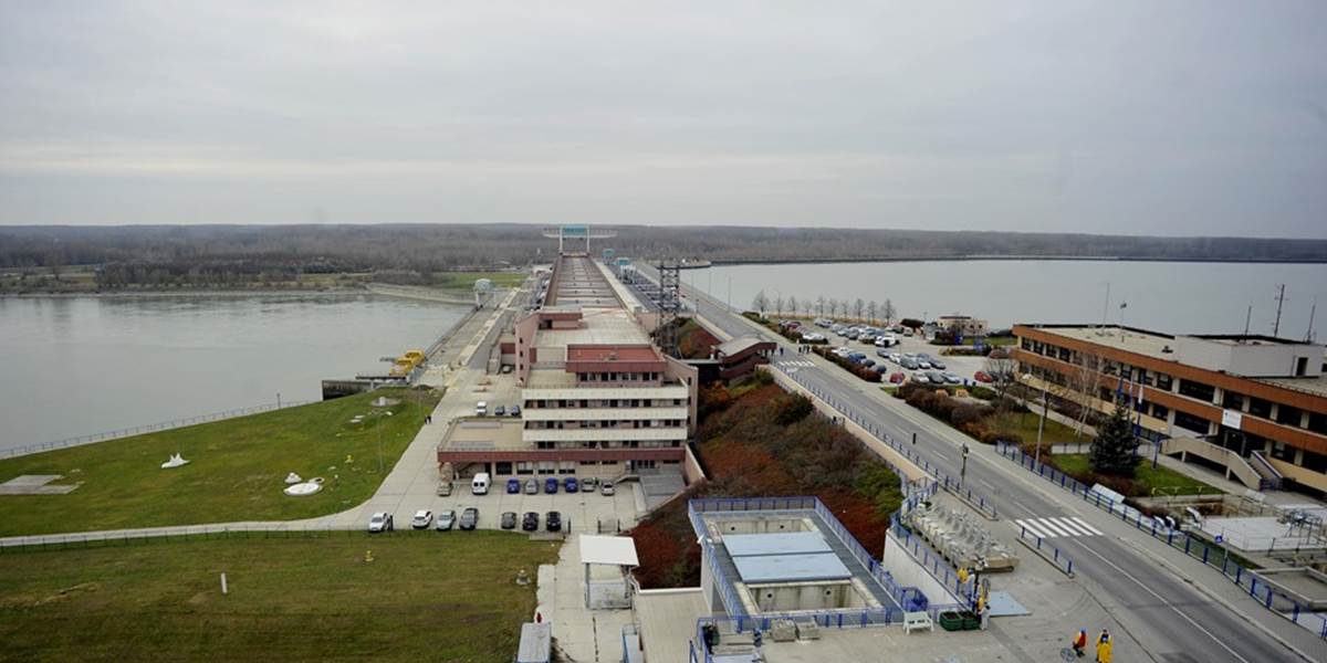 Silný prietok vody na Dunaji odstavil kompu