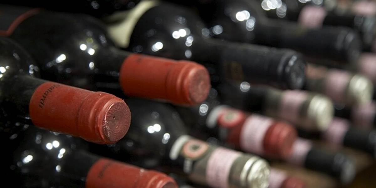 Talianska polícia zhabala 30-tisíc fliaš falošného toskánskeho vína