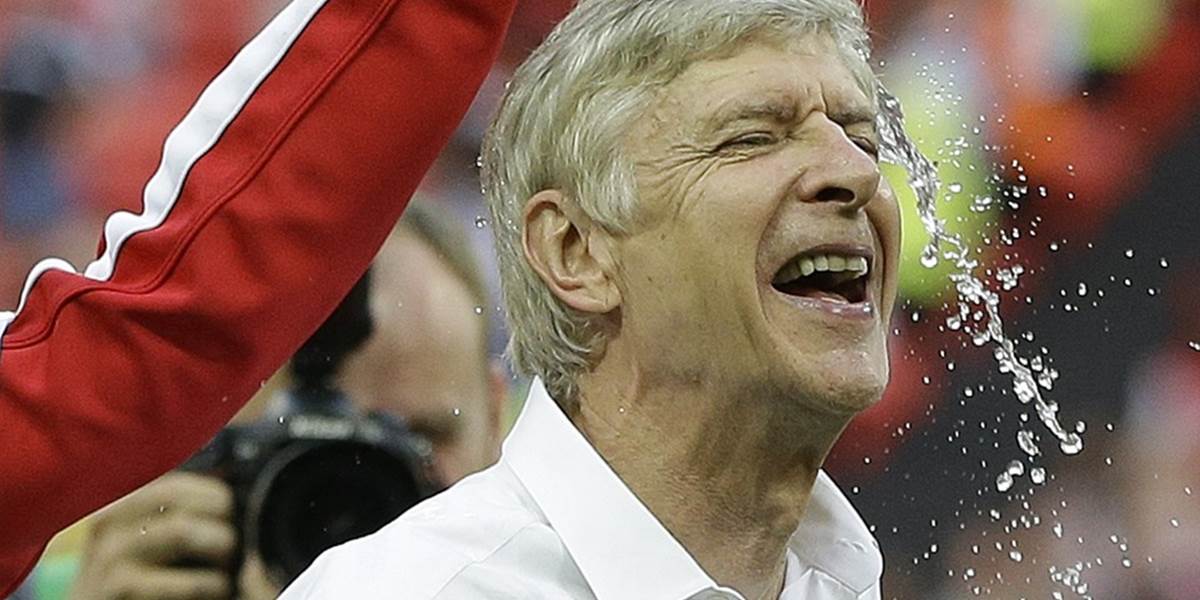Wenger predĺži s Arsenalom o ďalšie tri roky