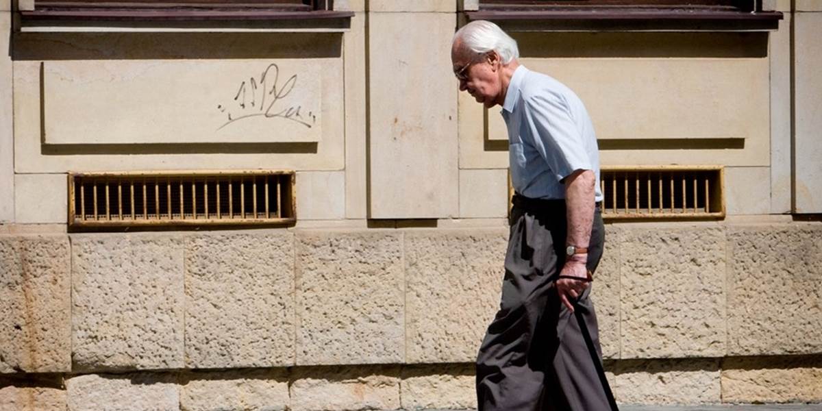 Najviac telefonátov do Sociálnej poisťovne sa týka dôchodkov