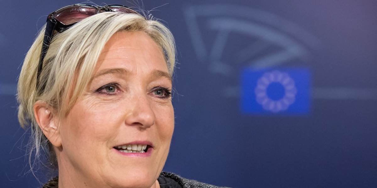 Le Penová obdivuje Putina, prirovnáva ho k Merkelovej