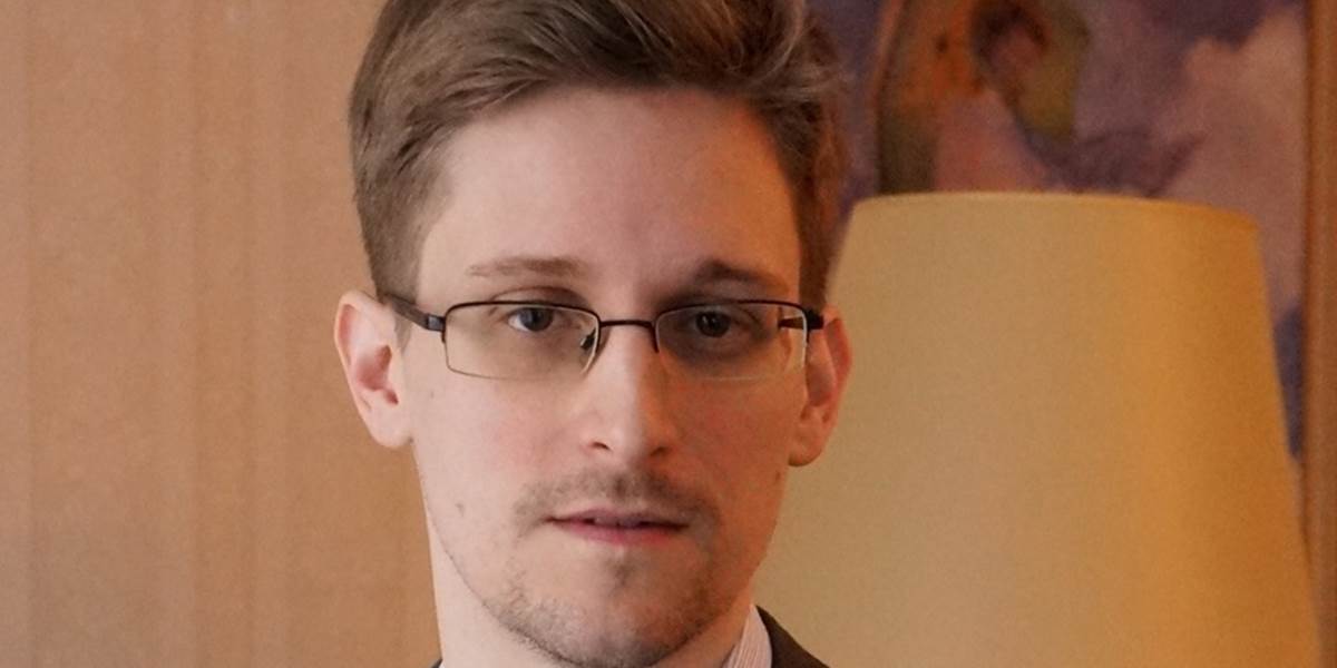Udelenie azylu pre Snowdena vo Francúzsku žiada v petícii týždenník L'Express