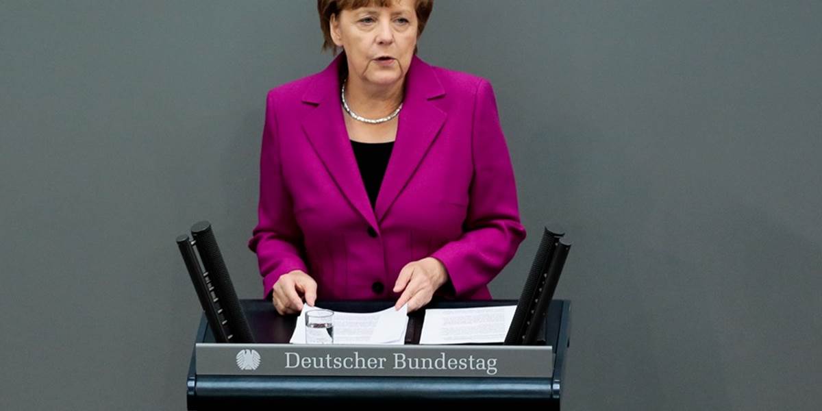Merkelová potvrdila podporu pre kandidatúru Junckera