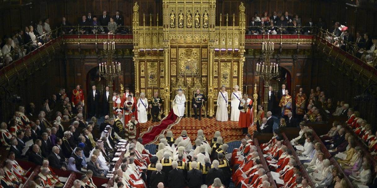 Alžbeta II. predstavila v parlamente legislatívnu agendu vlády