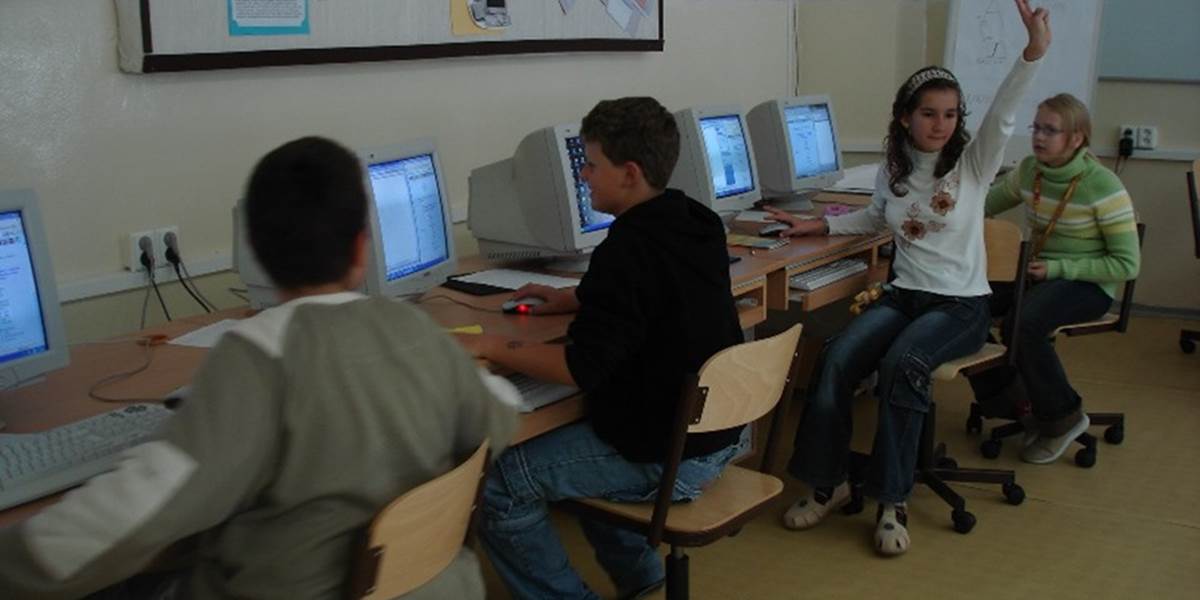 V stredných školách chýbajú odbory informatiky