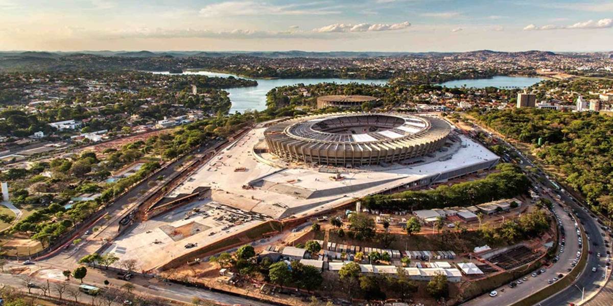 Brazílčania si s tuctom štadiónov spravili hanbu