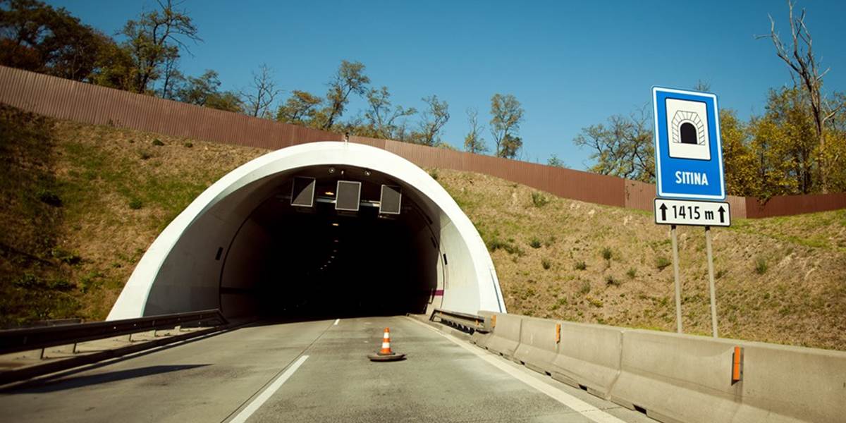 Vodiči pozor: Cez víkend vás čakajú dopravné obmedzenia na D1 i pred tunelom Sitina!