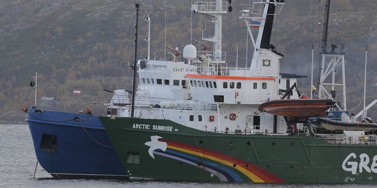 Rusko vrátilo organizácii Greenpeace zadržiavaný ľadoborec Arctic Sunrise