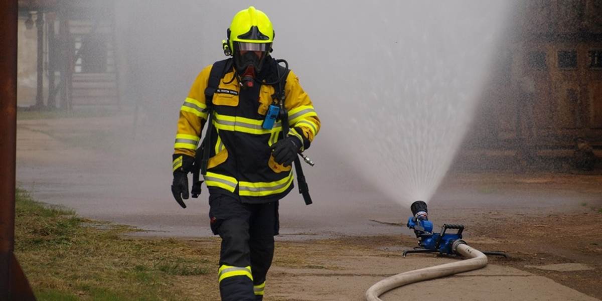 Víťazom nočnej hasičskej súťaže sa stali dobrovoľníci z Revúčky