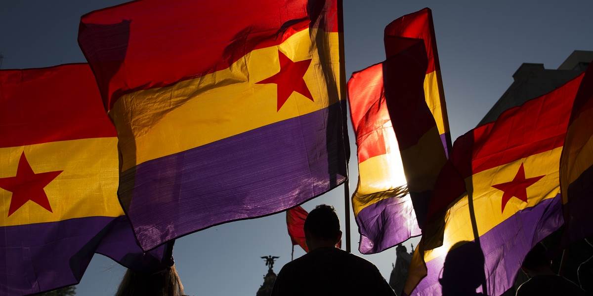 Tisícky španielov demonštrovalo za premenu monarchie na republiku
