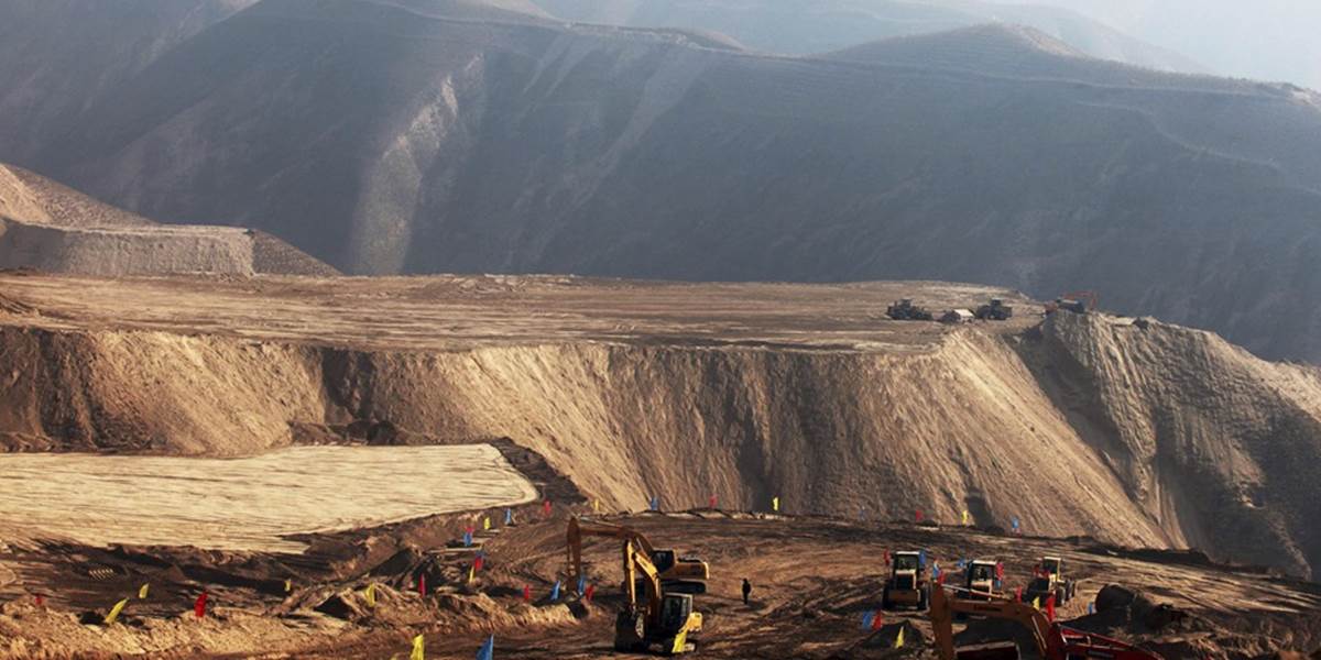 FOTO Neuveriteľné: Čína presúva a zrovnáva svoje hory so zemou!