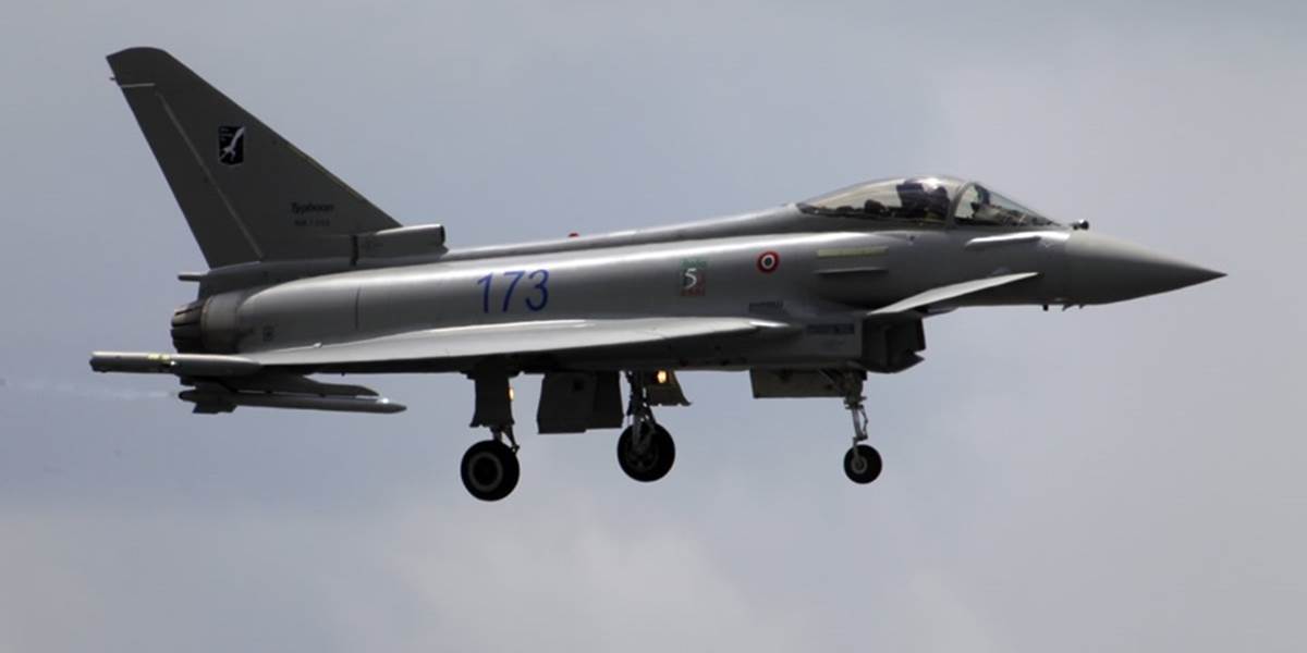 Na vojenskej základni v Španielsku sa zrútila stíhačka Eurofighter, pilot zahynul