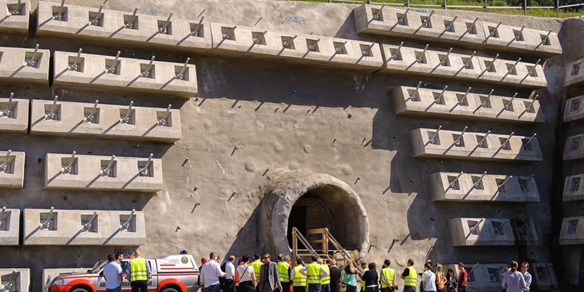 Najdlhší tunel na Slovensku sa môže stavať, NDS podpísala zmluvu