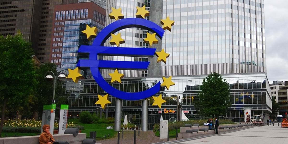 ECB: Eurozónu neohrozuje deflácia