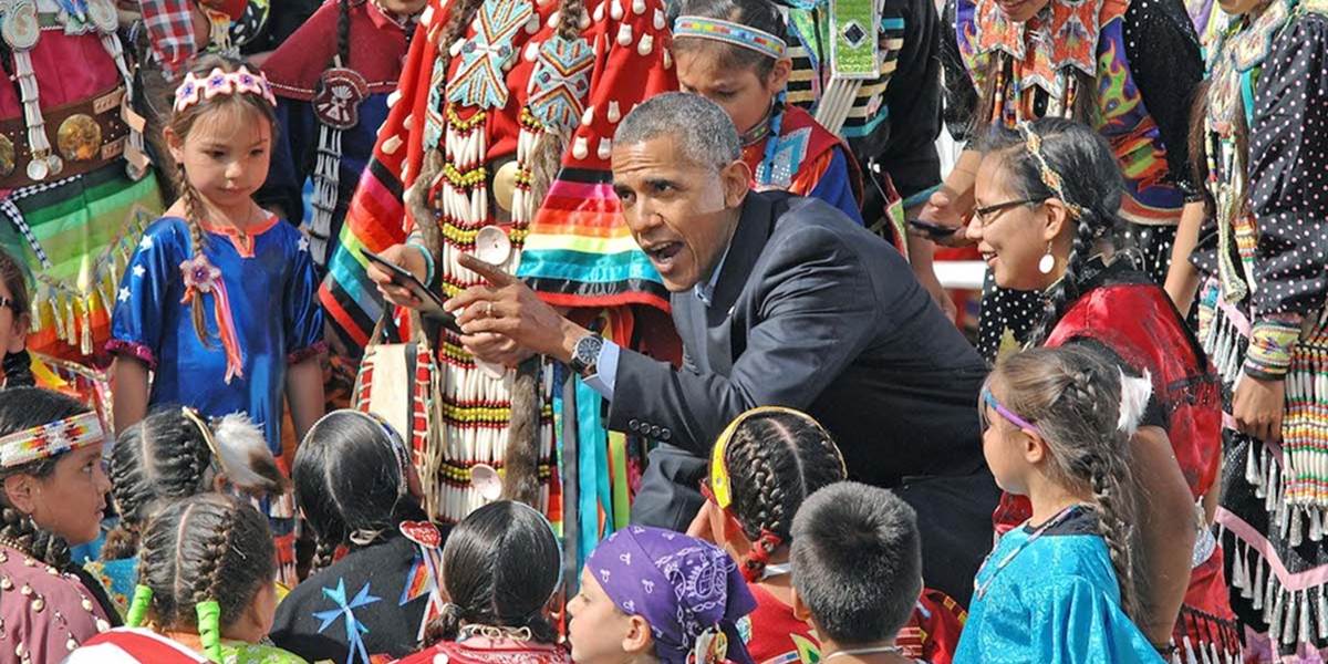 Obama po prvý raz ako prezident navštívil indiánsku rezerváciu