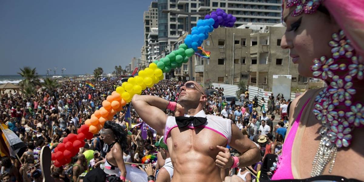 Na Gay Pride prišli desaťtísíce, USA vyvesili dúhovú vlajku
