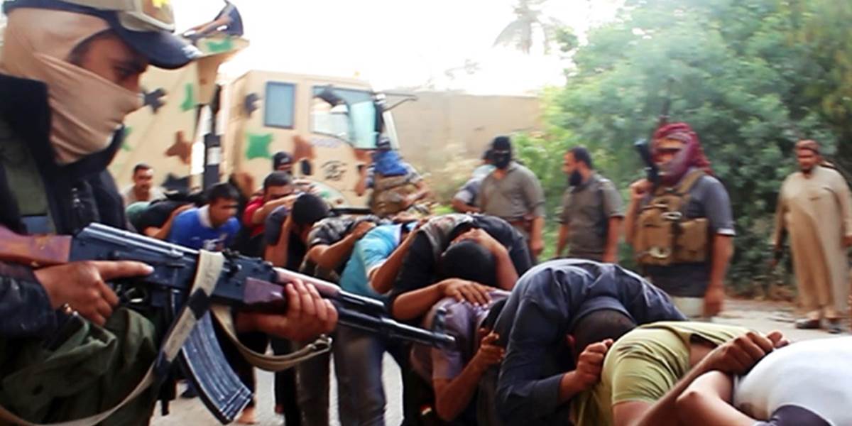 Islamisti zverejnili fotografie masových popráv irackých vojakov