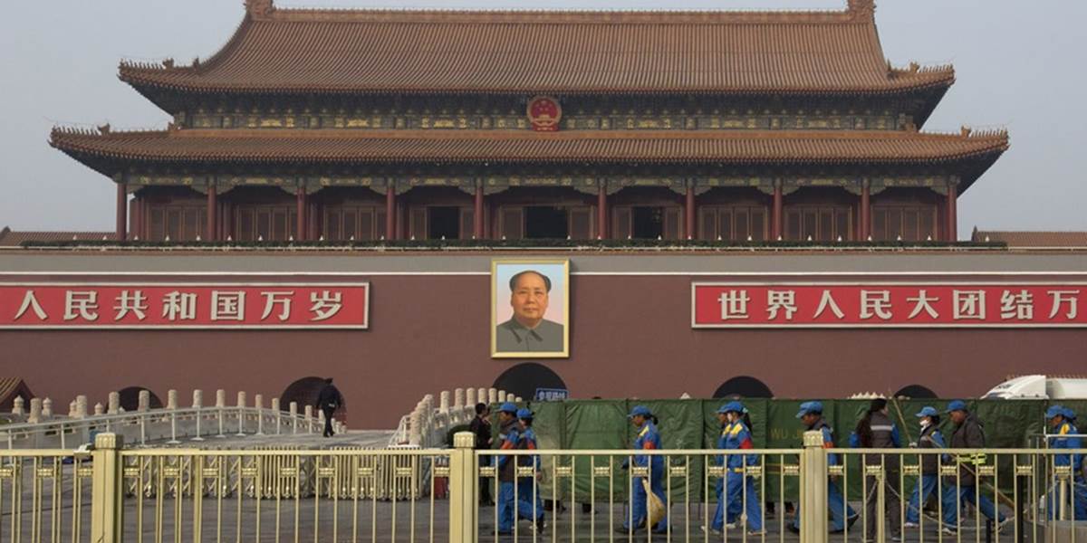 Čína popravila 13 ľudí za terorizmus