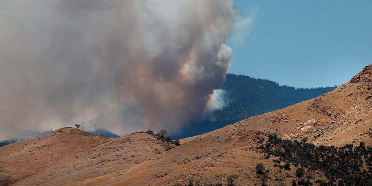 Požiar v Národnom parku Sequoia sa šíri: Bojuje s ním vyše 1100 hasičov!