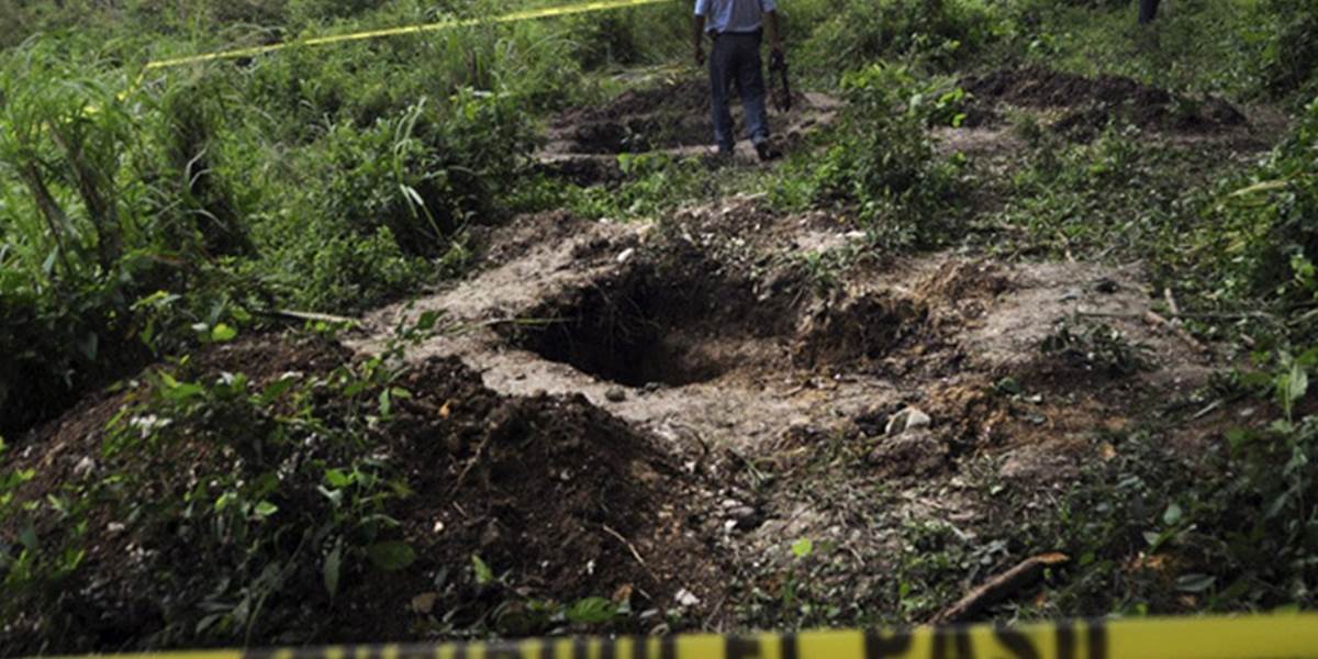 V masovom hrobe na východomexickom ranči našli 28 tiel