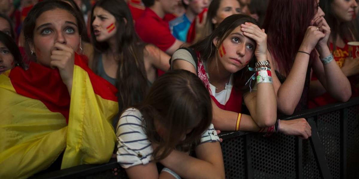 Sklamaní fanúšikovia Španielska si uvedomovali koniec 6-ročnej éry
